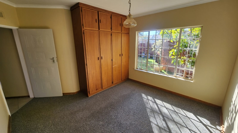 2 Bedroom Property for Sale in Langenhovenpark Free State